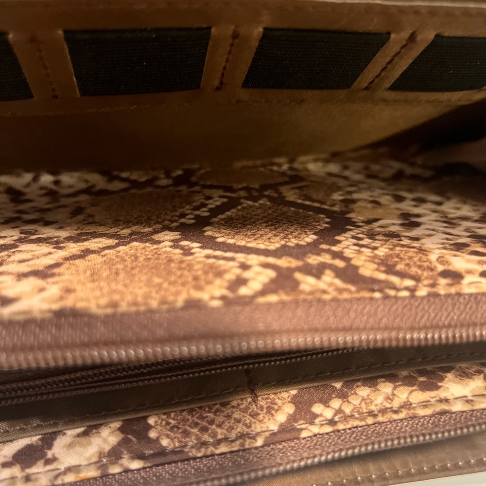 Nicole Miller Cream Clutch with Chain Strap - Picture 5 of 6